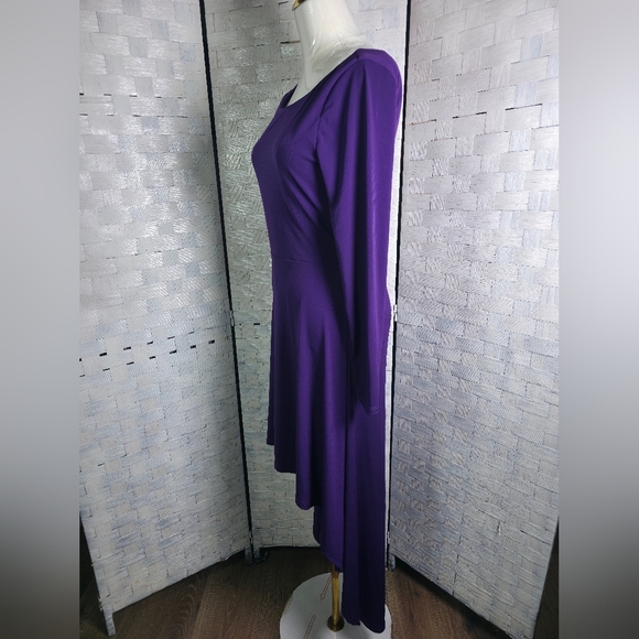 VENUS Dress - Picture 3 of 7